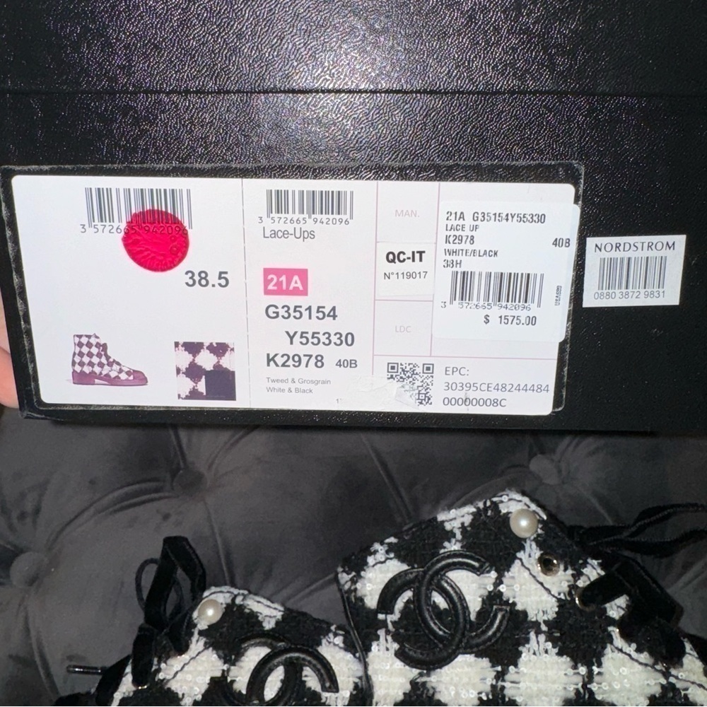 New Size 38.5 Chanel Tweed Black White Lace Up Ankle Boots - Picture 8 of 8